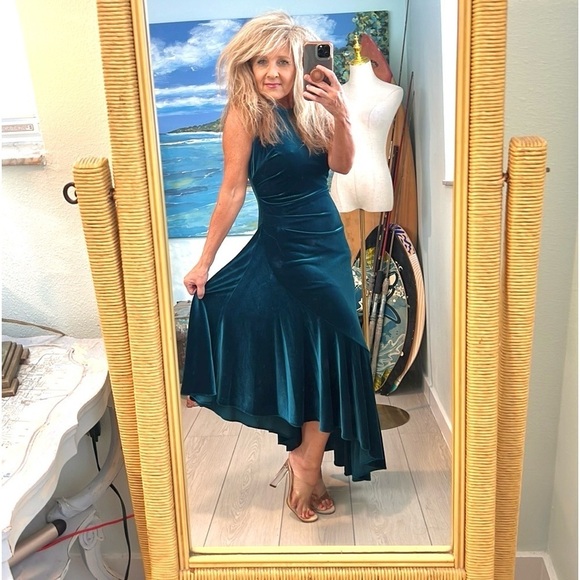 ELIZA J, Sexy BodyCon Women's Asymmetrical-Hem Stretch-Velvet Dress, EUC, Size 4 - Picture 14 of 15